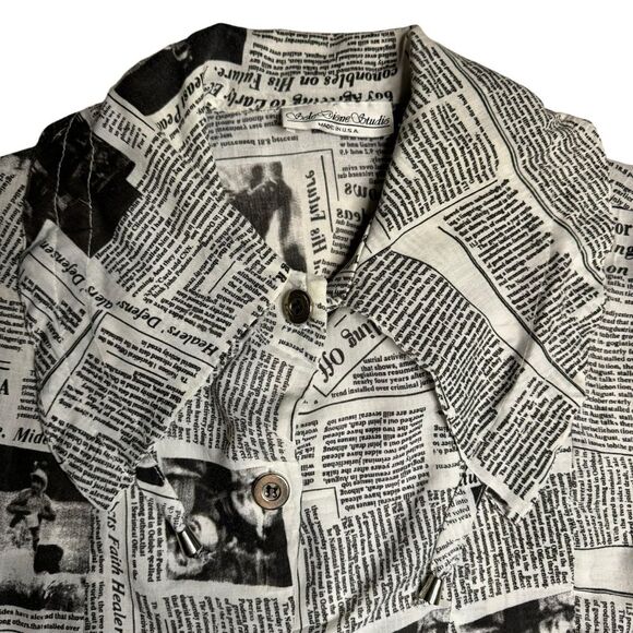 Sole Dione Studios Women's Black White Vintage Newspaper Print Jacket Size Small - Picture 2 of 9